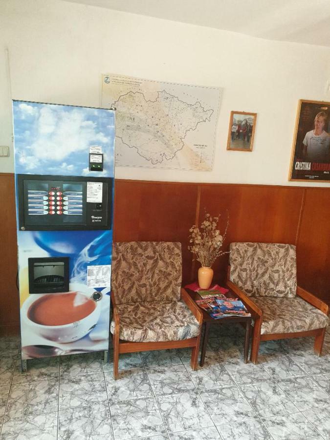Hostel Stadion Zalău Exteriör bild